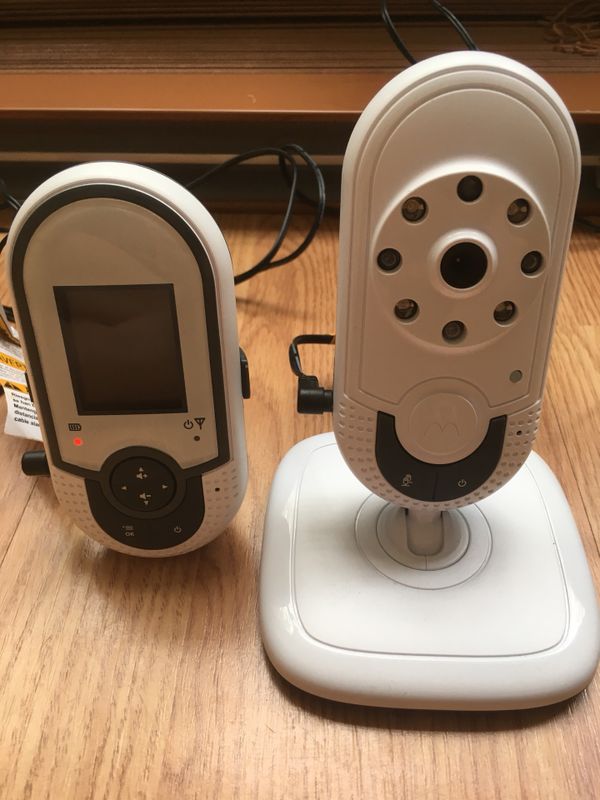 Motorola MBP621 Digital Video Baby Monitor with 1.8-Inch Color LCD Screen