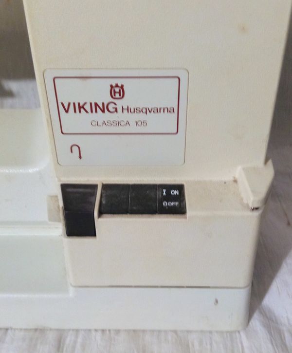 Viking Husqvarna Classica 105 Sewing Machine for Sale in Largo, FL