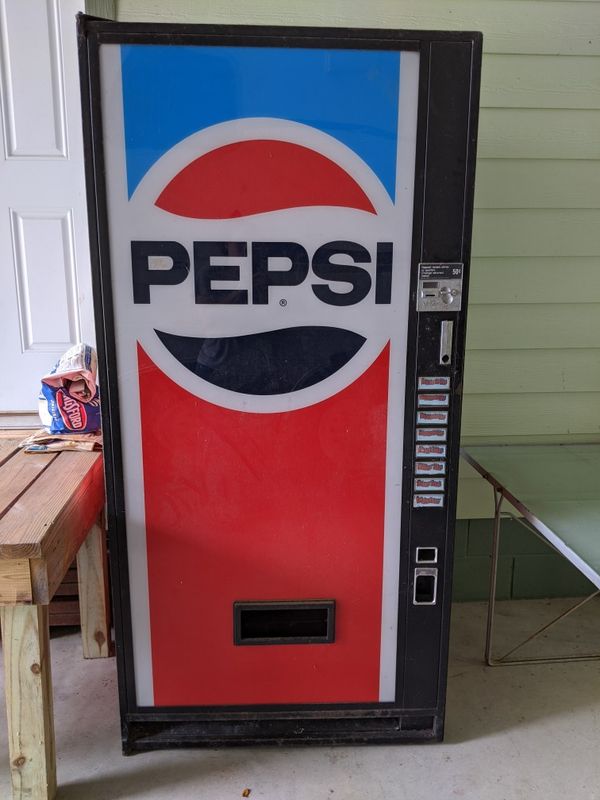 Vintage Pepsi Soda Vending Machine With Coin Accepter *** for Sale in ...