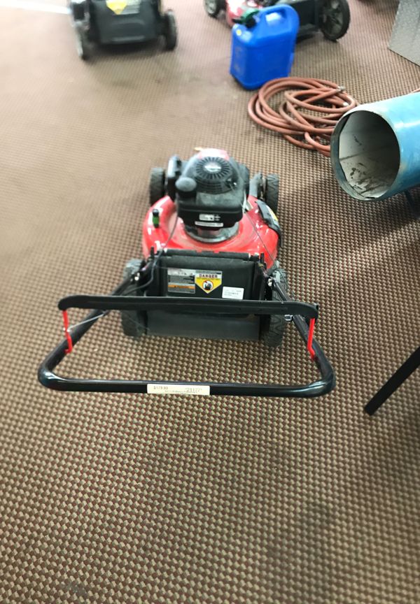 Craftsman m140 lawn mower with 160cc Honda engine for Sale in Newport