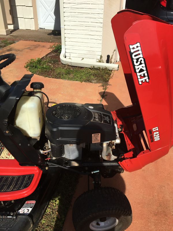 Huskee Lt 4200 Lawn Tractor For Sale In New Port Richey Fl Offerup