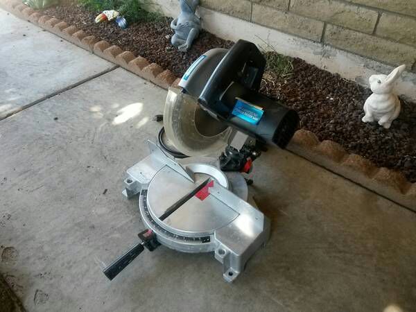 Delta 10" Compound Miter Saw with Dust Bag Model 36075 for Sale in