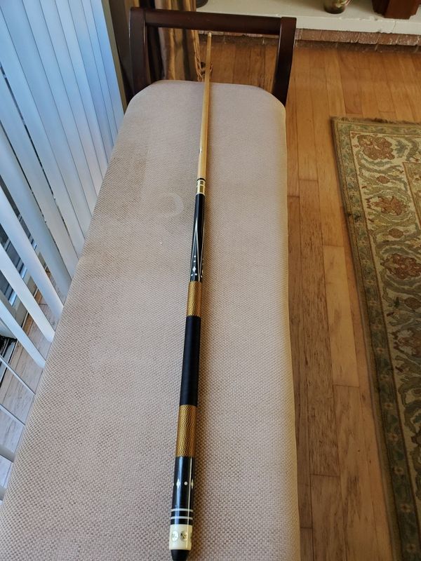 Custom 2 piece pool cue made in Japan for Sale in