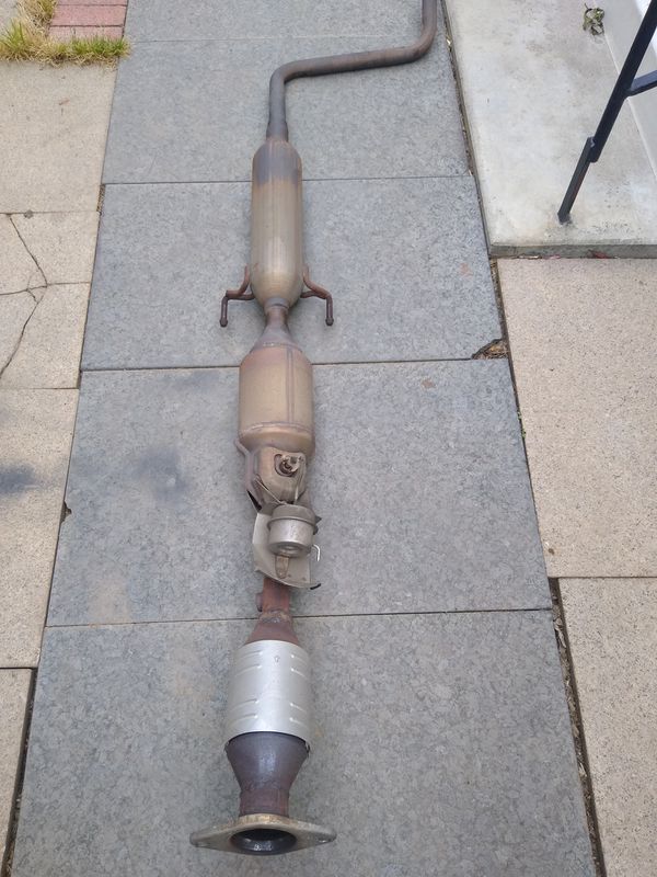 2001-2003 Toyota Prius catalytic converter for Sale in Lakewood, CA