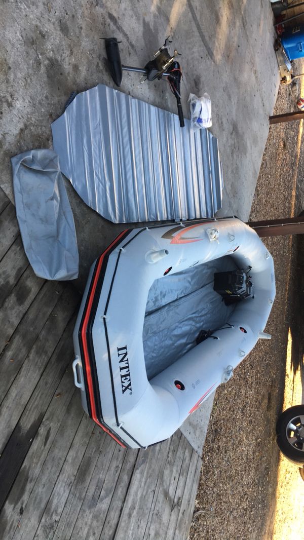 Mariner 4 intex inflatable boat for Sale in Kissimmee FL 