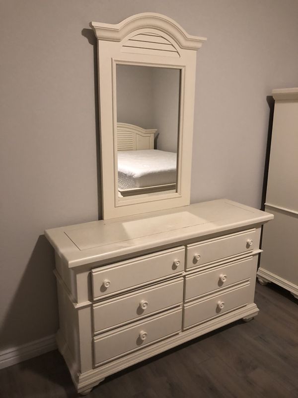 White Broyhill bedroom furniture queen headboard/footboard desk w/chair