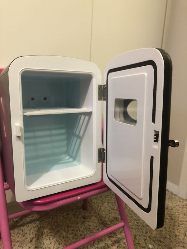 Igloo Retro Beverage Electric Mini Fridge Black MIS129C for Sale in