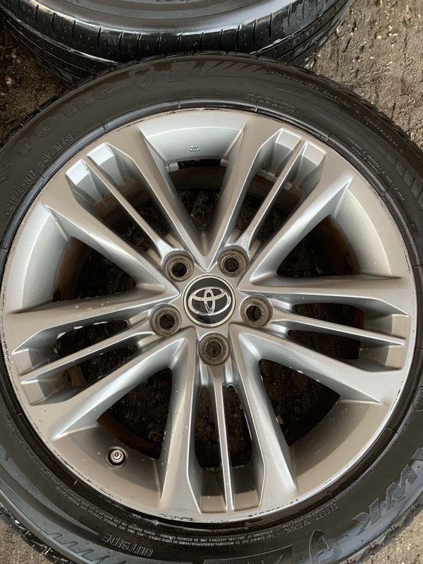 2016 Toyota Camry rims and tires for Sale in Kissimmee, FL OfferUp