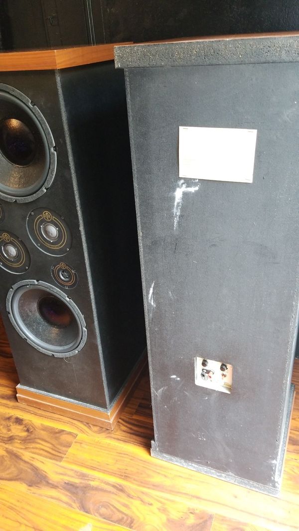 Vintage RTR model 600D large speakers for Sale in Lakewood, WA OfferUp