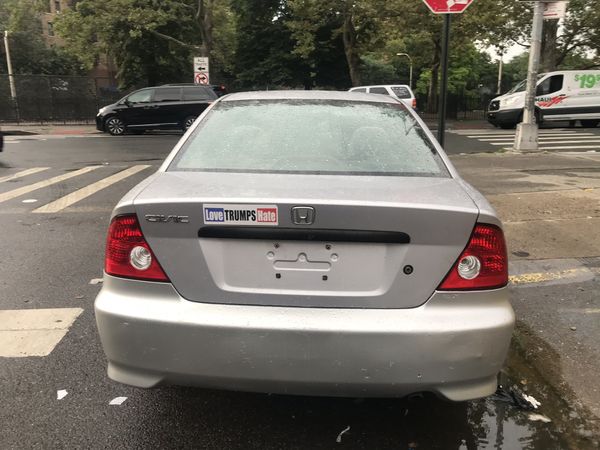 2005 Honda civic (Manual. 5 speeds ) . - DRIVES excellent -- for Sale