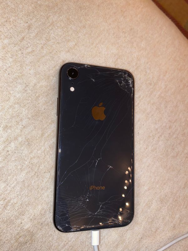 Working Cracked iPhone XR for Sale in Irvine, CA OfferUp