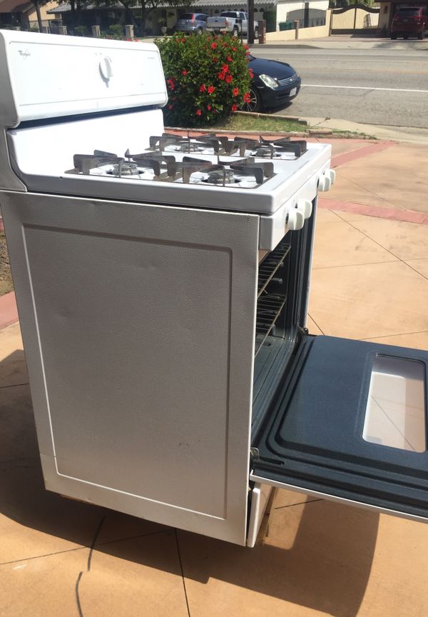 Whirlpool Super Capacity 465 gas range for Sale in Montclair, CA OfferUp