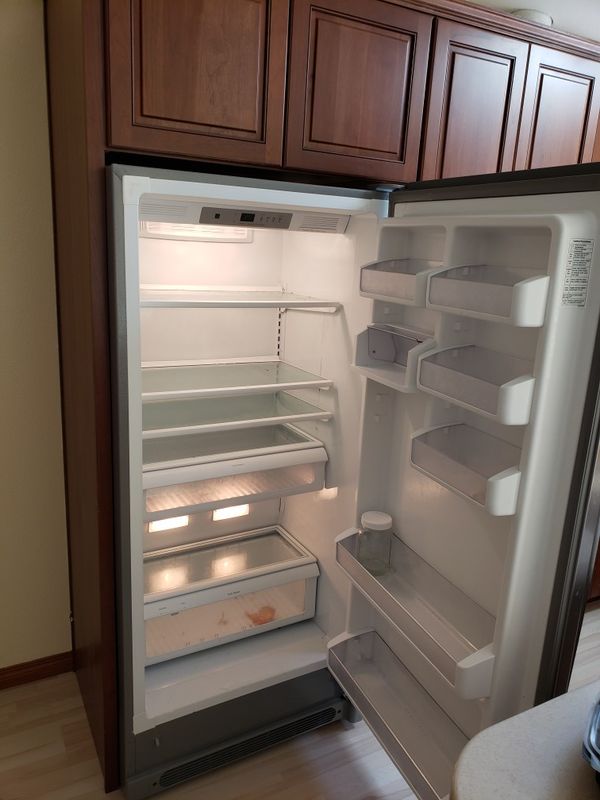 Frigidaire Professional freezerless Refrigerator for Sale in Bothell