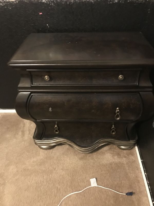 Bombay night stand haverty’s for Sale in San Antonio, TX OfferUp