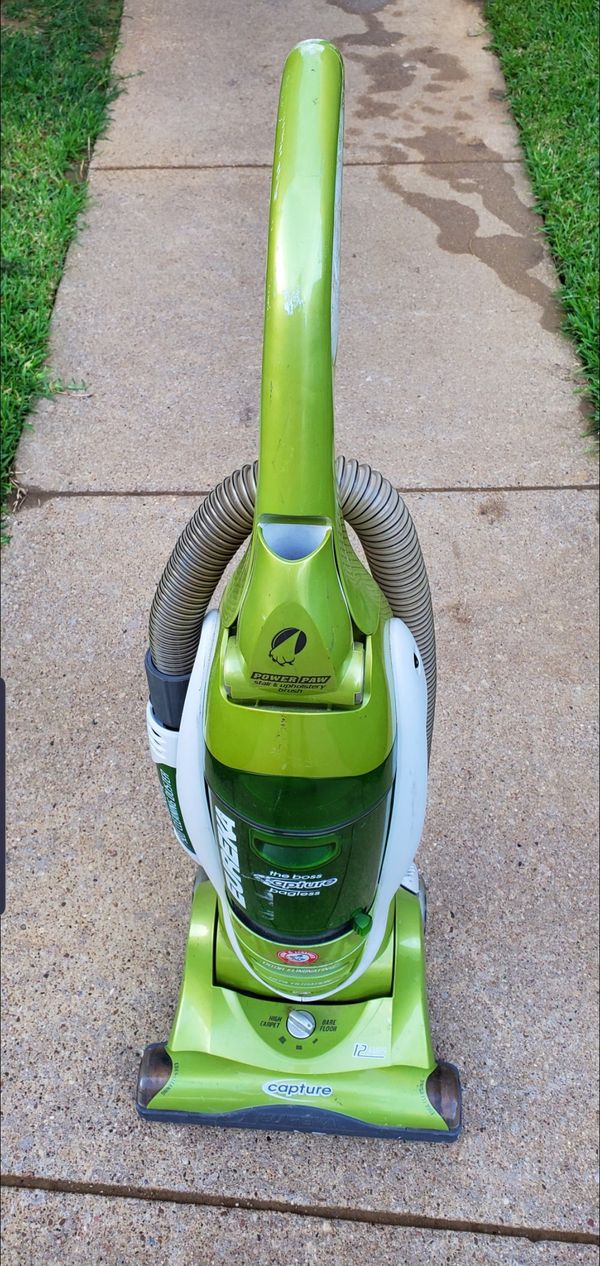 eureka the boss bagless vacuum cleaner. for Sale in Grand Prairie, TX