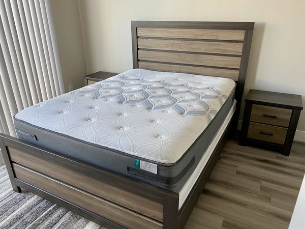 Designer wood bedroom with queen sealy posturpedic ...