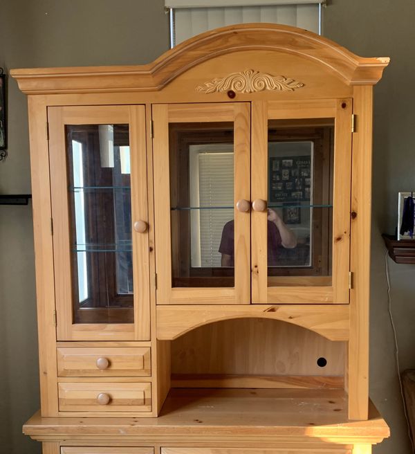 Broyhill Fontana Kitchen Top Hutch piece only for Sale in Chandler, AZ