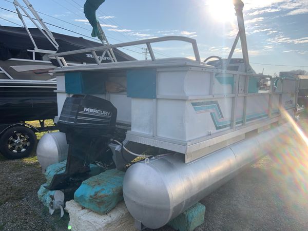 1994 Crest 18ft Pontoon Boat for Sale in Denver, NC - OfferUp