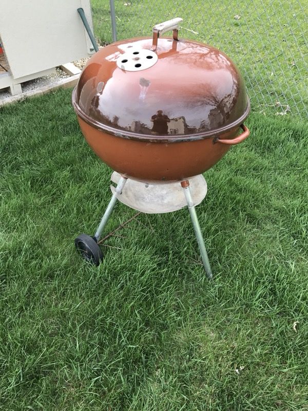 Vintage Brown er Kettle Charcoal Grill for Sale in Bolingbrook, IL