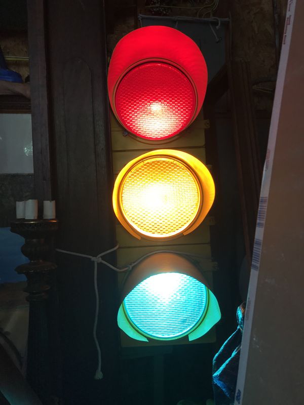 LARGE WORKING TRAFFIC LIGHT for Sale in Watertown, CT OfferUp