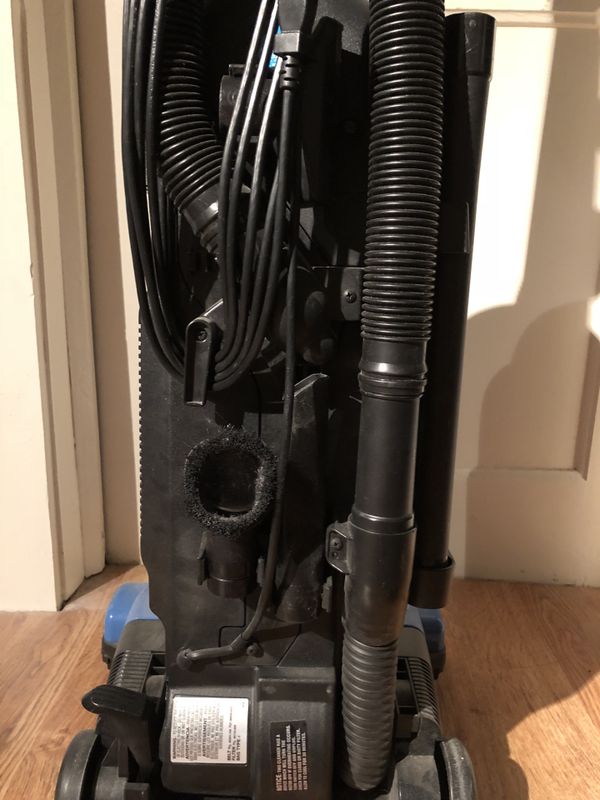 Hoover Widepath Tempo Vacuum w/ extra bags/filters for Sale in