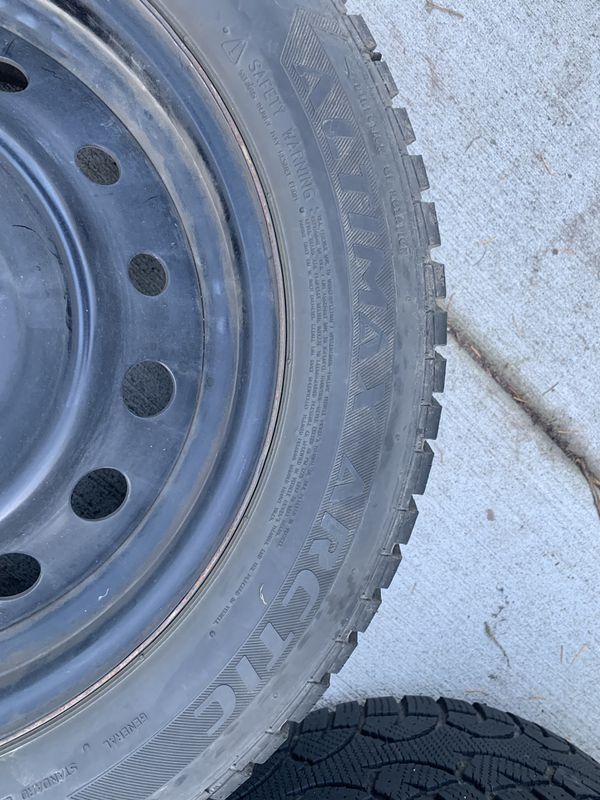 Snow tires 215/60 R16 for Sale in Lynnwood, WA - OfferUp