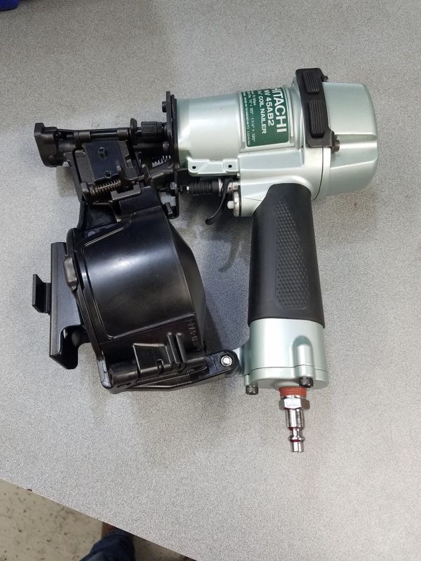 Hitachi roofing nailer (nail gun pistola de clavos pistola para