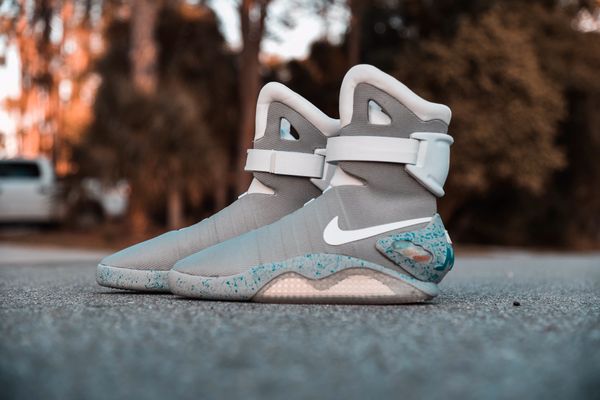 nike mag 2011 price