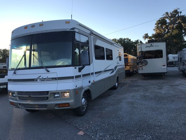 2002 Winnebago Adventurer 32ft Motorhome for Sale in Winter Garden, FL