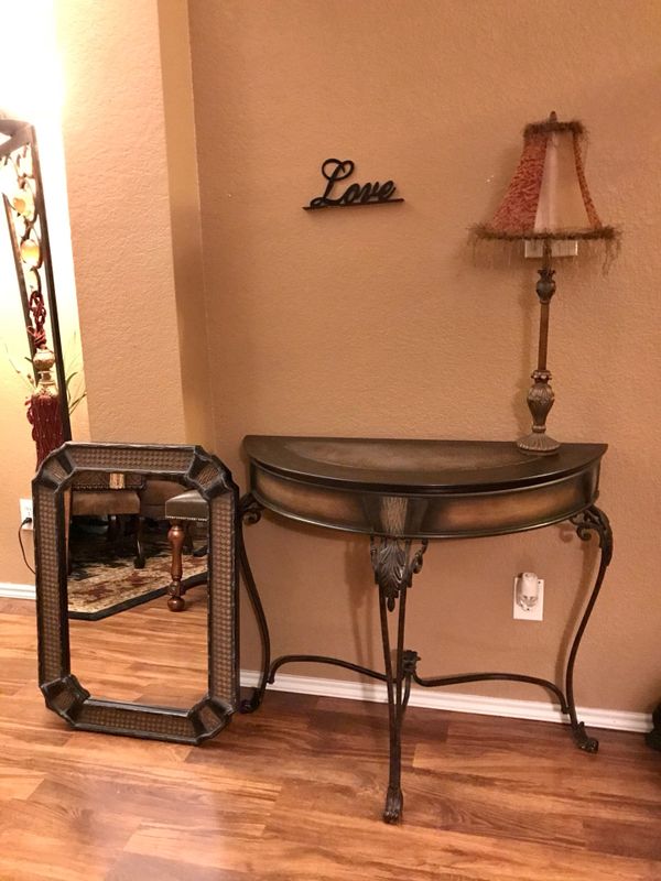 Beautiful Half Moon Entry Table Lamp And Mirror Set For In Keller Tx Offerup