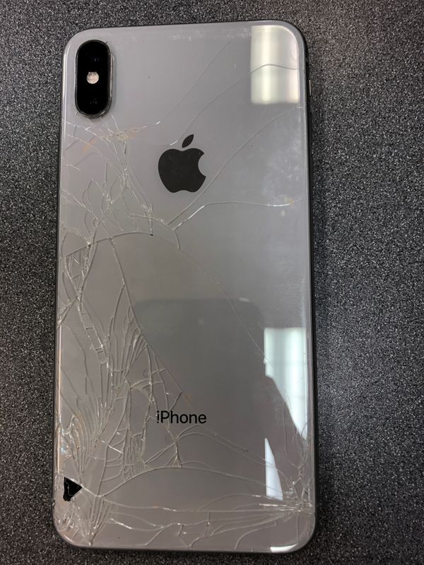 iPhone X S Max 64gb The back glass is cracked for Sale in
