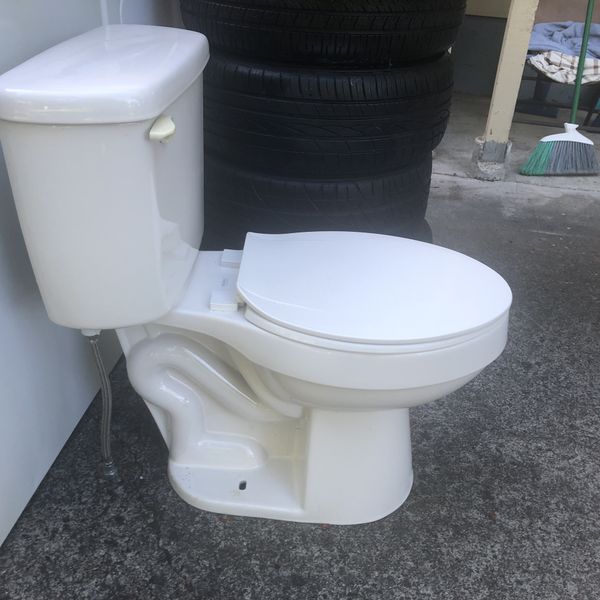 aquasource het 1.28 gpf 4.8 lpf toilet