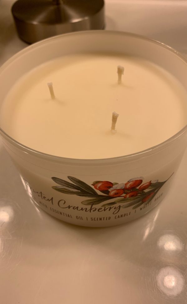 White Barn frosted cranberry 3 wick candle for Sale in Stockton, CA OfferUp