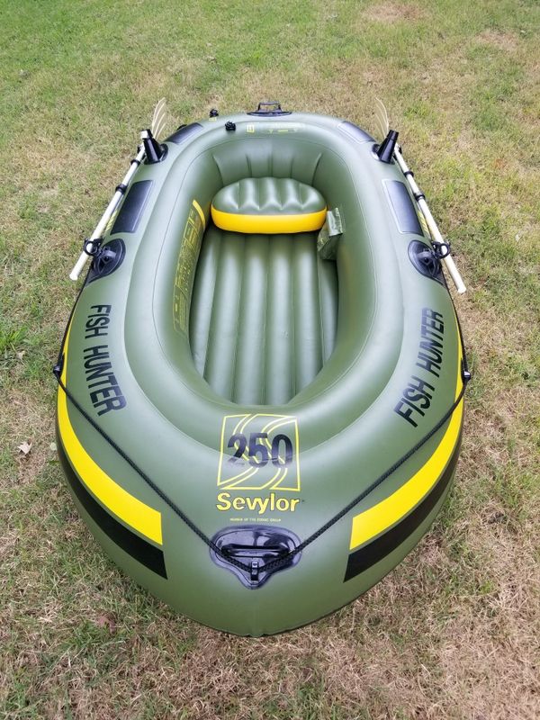 Sevylor Fish Hunter HF250 Inflatable Boat W/2 Oars, Seat Cushion and