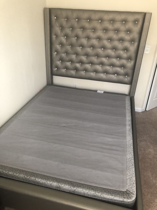 Sofia Vergara Paris Silver 3 Pc Upholstered Queen Bed For Sale In Morrisville Nc Offerup