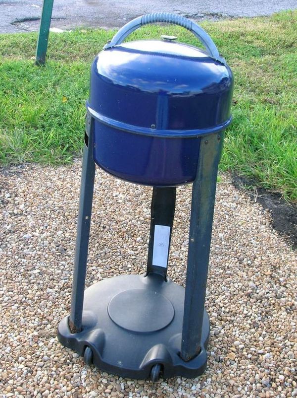 Small CharBroil Patio Caddie Charcoal Burner BBQ Barbecue Smoker