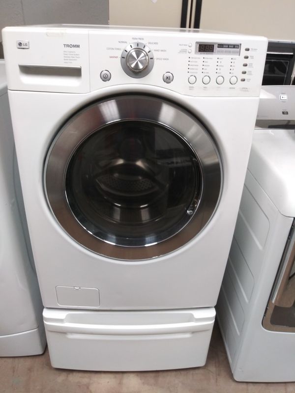 LG Tromm ultra capacity front load washer for Sale in WARRENSVL HTS, OH ...