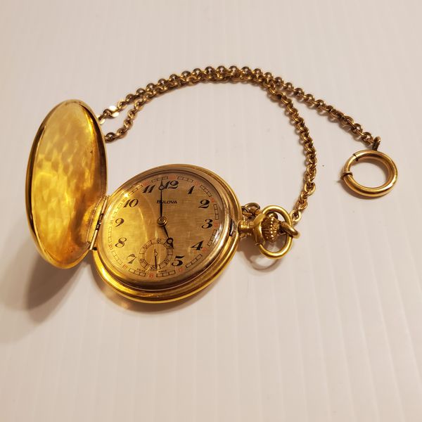 Vintage Bulova winding pocket watch. Swiss made. Gold plated. 17 jewels ...