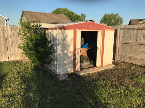 Shed 10x9x6 foots is in good condition $225 obo Goddard ks 