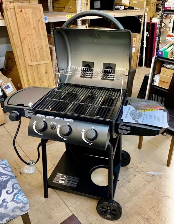 Brand New, Already Assembled CharGriller 3 Burner Gas Grill, Black