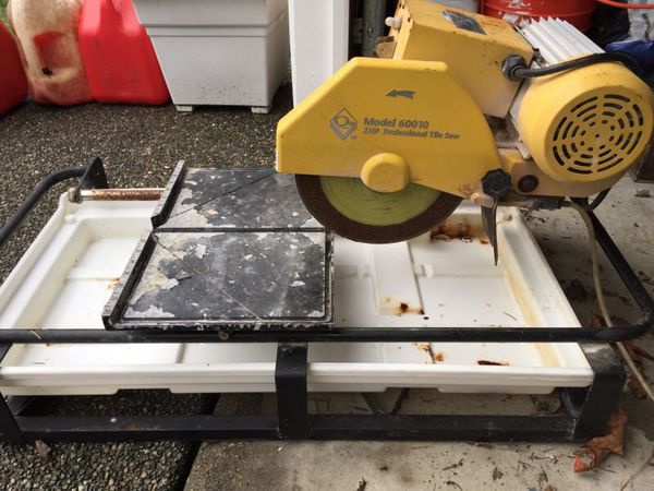 Model 60010 2HP Professional Tile Saw for Sale in Kent, WA - OfferUp