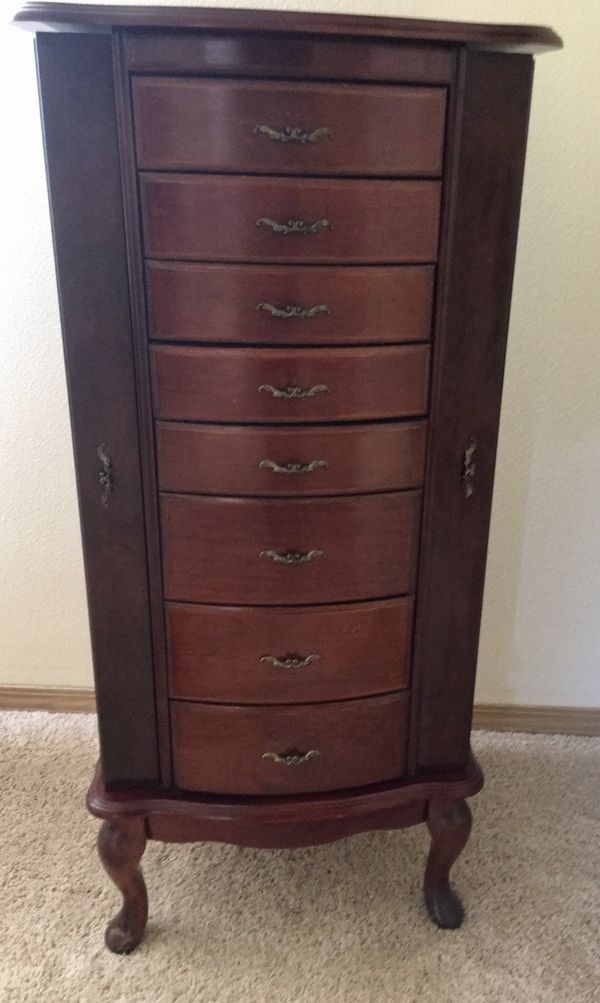 PRICE DROP! Powell Olde English 1989 Jewelry Armoire for Sale in Lynnwood, WA OfferUp