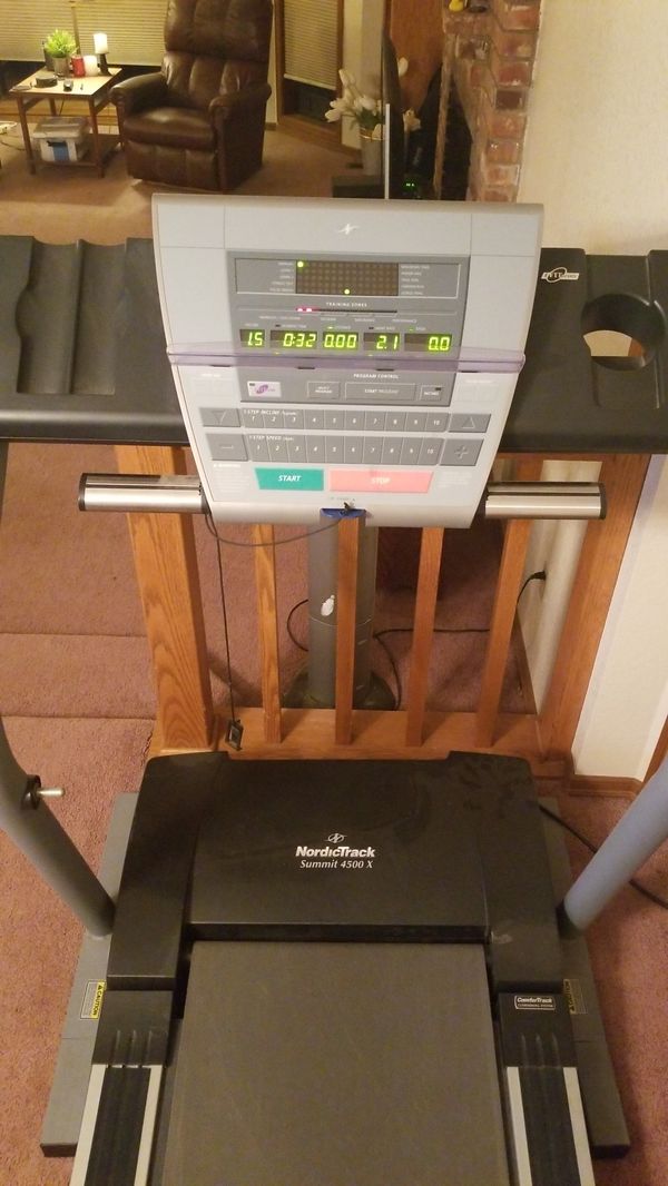 FREE! NordicTrack Summit 4500 X treadmill for Sale in Mill Creek, WA