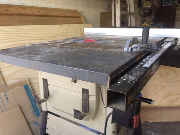 Delta 36-725 table saw. for Sale in Boynton Beach, FL - OfferUp