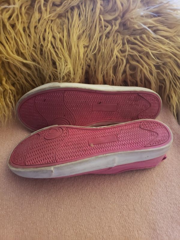 girls canvas sneakers
