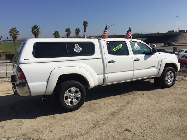 2015 Toyota Tacoma Double Cab with Camper Shell 1 Owner for Sale in Orange, CA - OfferUp