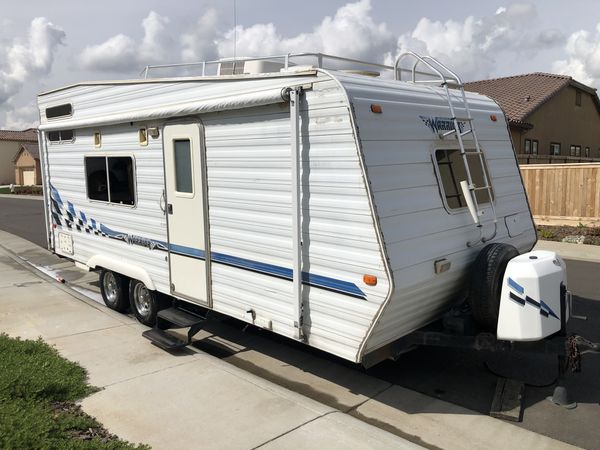 02 weekend warrior 26 foot toy hauler for Sale in Sacramento, CA - OfferUp