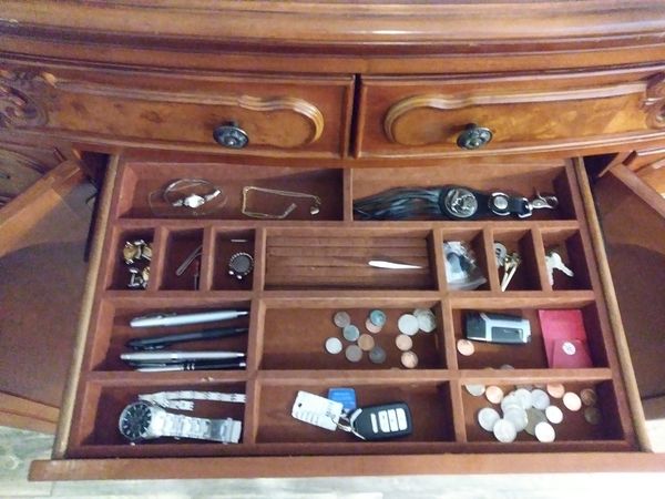 Kathy Ireland home - matching 3pc. bedroom set for Sale in Glenshaw, PA