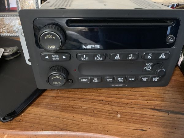 2005 Chevy Colorado radio stereo for Sale in Rialto, CA
