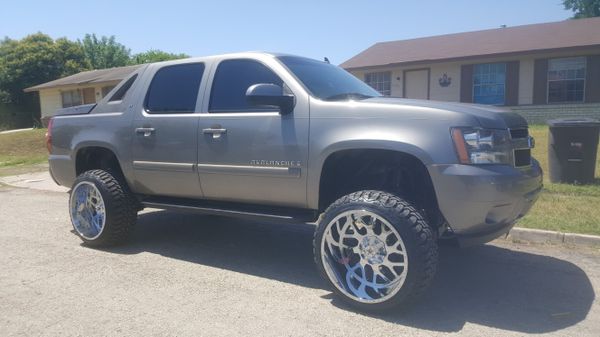 2009 chevy Avalanche 5.3 lifted with 24x14 wheels brand ...